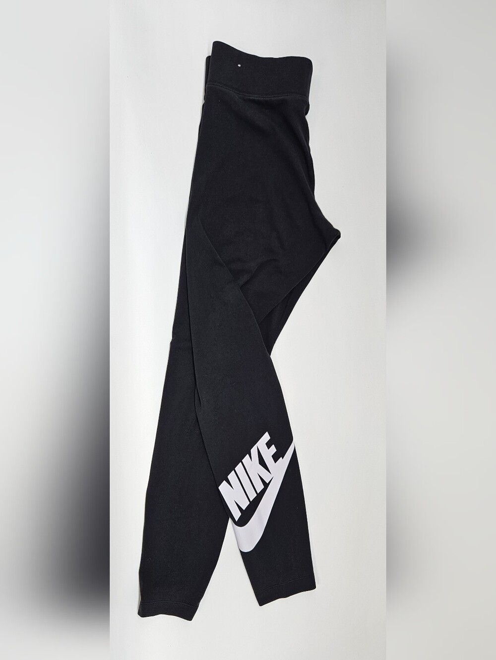 Nike Black Women's Leggings with White Logo - Picture 3 of 4